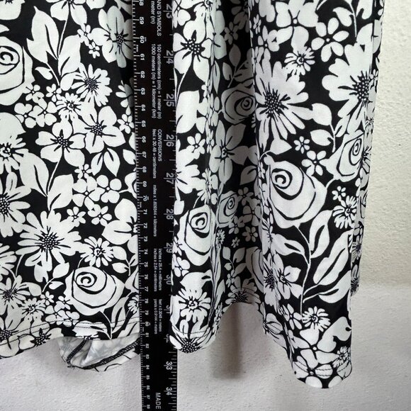 A Shore Fit Swim Dress 14 Black white floral tiered modest one piece panel - Picture 7 of 9